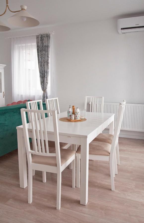 Elis Apartment By Oasis Homes Gran Varadino Esterno foto
