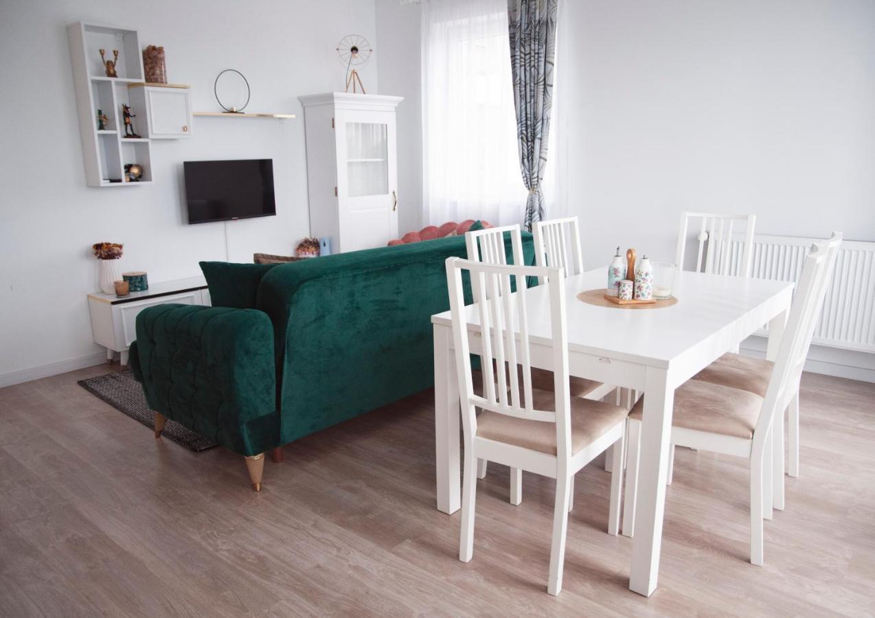 Elis Apartment By Oasis Homes Gran Varadino Esterno foto